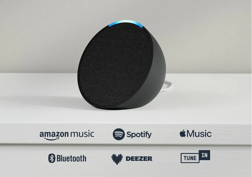 Echo Pop preta com barra de LED azul ligada